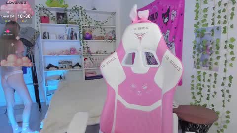 Snapshot of miliameow chatting on 24, 2, 2025 Milia online show from 24, 2, 2025