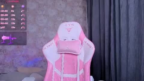 Snapshot of miliameow chatting on 11, 7, 2026 Milia online show from 11, 7, 2026