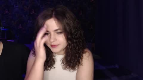 Snapshot of milk_slice chatting on 12, 3, 2025 Stella and Neo online show from 12, 3, 2025