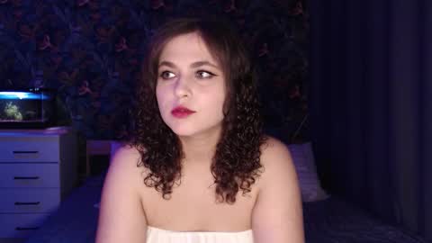 Snapshot of milk_slice chatting on 11, 9, 2025 Stella and Neo online show from 11, 9, 2025