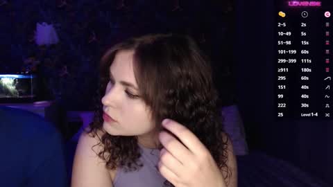 Snapshot of milk_slice chatting on 26, 10, 2025 Stella and Neo online show from 26, 10, 2025