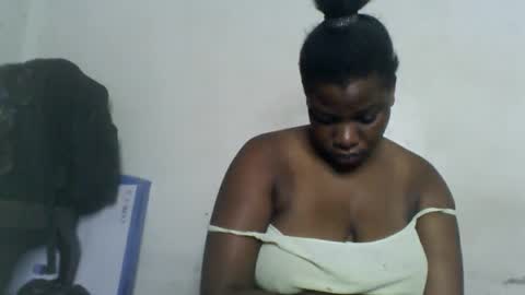 Snapshot of milk_titz chatting on 21, 12, 2024 kinwity online show from 21, 12, 2024