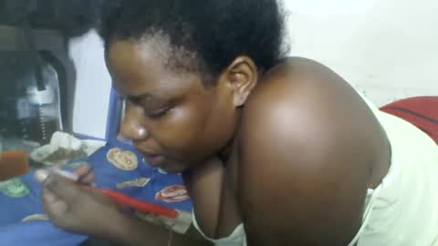 Snapshot of milk_titz chatting on 21, 12, 2024 kinwity online show from 21, 12, 2024