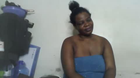 Snapshot of milk_titz chatting on 22, 12, 2024 kinwity online show from 22, 12, 2024