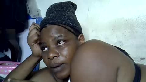 Snapshot of milk_titz chatting on 3, 1, 2025 kinwity online show from 3, 1, 2025