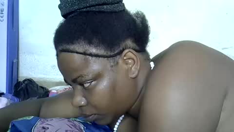 Snapshot of milk_titz chatting on 3, 1, 2025 kinwity online show from 3, 1, 2025