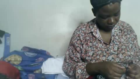 Snapshot of milk_titz chatting on 4, 1, 2025 kinwity online show from 4, 1, 2025