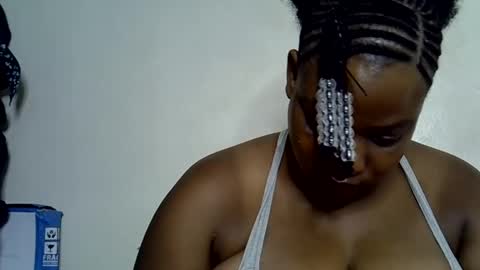 Snapshot of milk_titz chatting on 6, 1, 2025 kinwity online show from 6, 1, 2025