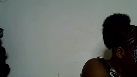 Snapshot of milk_titz chatting on 7, 1, 2025 kinwity online show from 7, 1, 2025