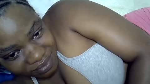 Snapshot of milk_titz chatting on 8, 1, 2025 kinwity online show from 8, 1, 2025