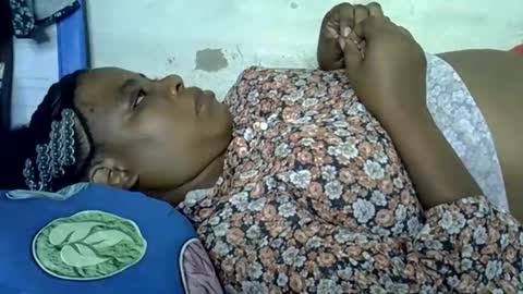 Snapshot of milk_titz chatting on 9, 1, 2025 kinwity online show from 9, 1, 2025