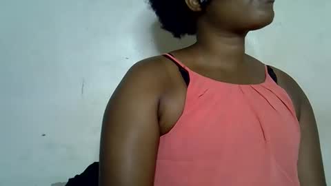 Snapshot of milk_titz chatting on 13, 1, 2025 kinwity online show from 13, 1, 2025