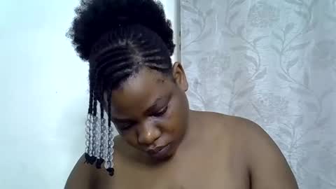 Snapshot of milk_titz chatting on 21, 1, 2025 kinwity online show from 21, 1, 2025