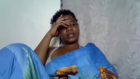 Snapshot of milk_titz chatting on 22, 1, 2025 kinwity online show from 22, 1, 2025