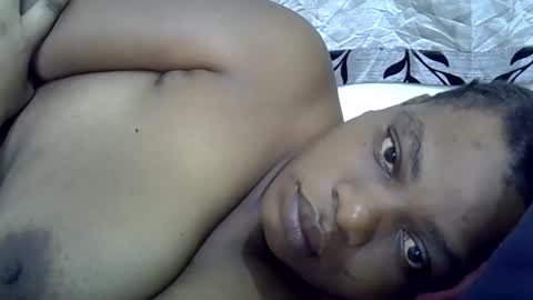 Snapshot of milk_titz chatting on 25, 1, 2025 kinwity online show from 25, 1, 2025