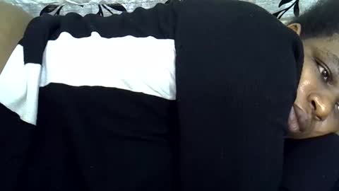 Snapshot of milk_titz chatting on 1, 2, 2025 kinwity online show from 1, 2, 2025