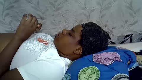 Snapshot of milk_titz chatting on 11, 2, 2025 kinwity online show from 11, 2, 2025