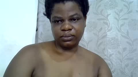 Snapshot of milk_titz chatting on 13, 2, 2025 kinwity online show from 13, 2, 2025