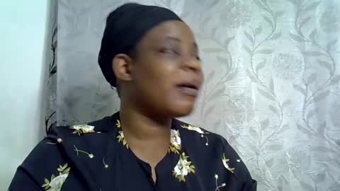 Snapshot of milk_titz chatting on 13, 2, 2025 kinwity online show from 13, 2, 2025