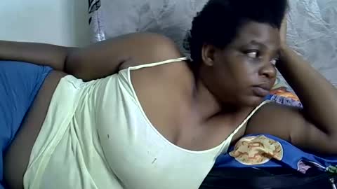 Snapshot of milk_titz chatting on 16, 2, 2025 kinwity online show from 16, 2, 2025