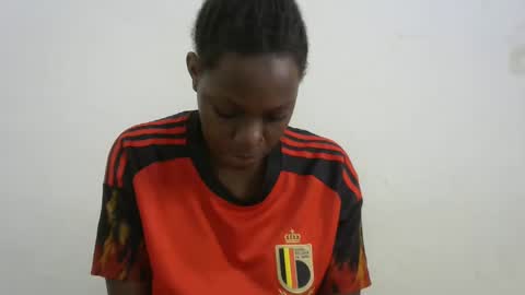 Snapshot of milk_titz chatting on 18, 2, 2025 kinwity online show from 18, 2, 2025