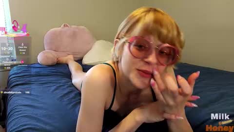 MilkandHoney online show from 3, 3, 2026