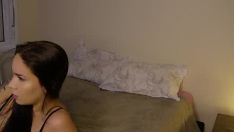 Snapshot of milkshakexx chatting on 21, 7, 2026 Ariany and Lucca online show from 21, 7, 2026