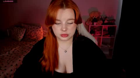 Snapshot of milky_wayx chatting on 8, 10, 2025 Lisa online show from 8, 10, 2025