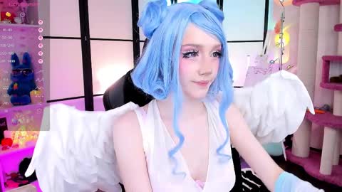 milky cute online show from 31, 3, 2026