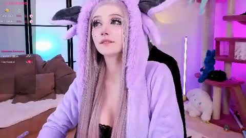 milky cute online show from 19, 7, 2026