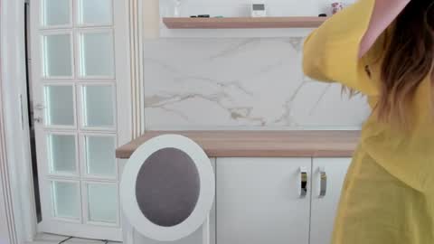 Snapshot of milkykandy chatting on 19, 7, 2026 Livia online show from 19, 7, 2026