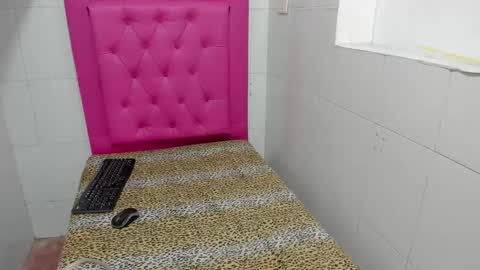 Snapshot of milkyway_18 chatting on 24, 10, 2025 milkyway_18 online show from 24, 10, 2025