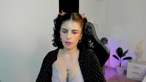 Snapshot of milla_pixxie chatting on 8, 12, 2024 Milagros online show from 8, 12, 2024