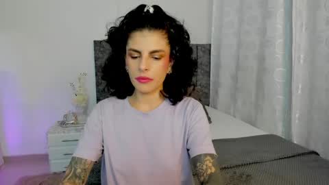 Snapshot of milla_pixxie chatting on 2, 1, 2025 Milagros online show from 2, 1, 2025