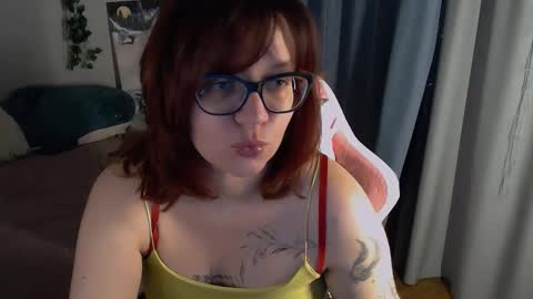 Snapshot of millapoolys chatting on 15, 12, 2025 Milla online show from 15, 12, 2025