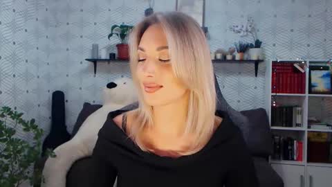Snapshot of millaxqueen chatting on 10, 5, 2026 MillaXQueen online show from 10, 5, 2026