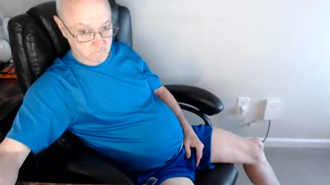 Snapshot of millenium0129 chatting on 4, 7, 2026 millenium0129 online show from 4, 7, 2026