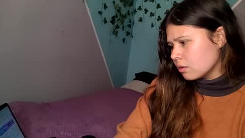 Snapshot of milliesweet77 chatting on 5, 12, 2025 milli online show from 5, 12, 2025