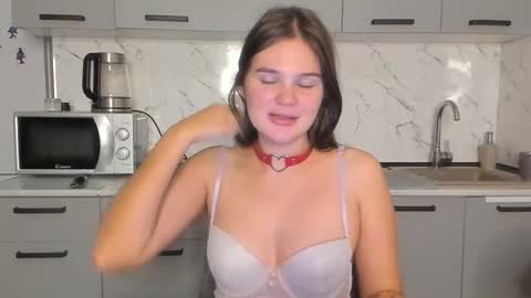 Snapshot of milly_brown_ chatting on 28, 9, 2025 Welcome My name is Tina online show from 28, 9, 2025