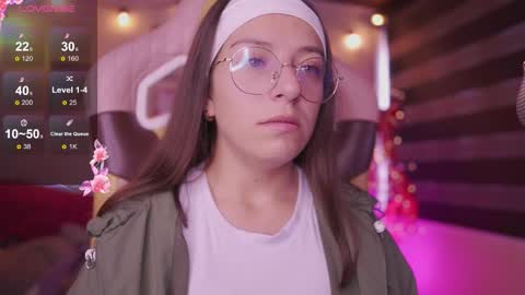 Snapshot of milly_kenner chatting on 19, 12, 2025 MILLY online show from 19, 12, 2025