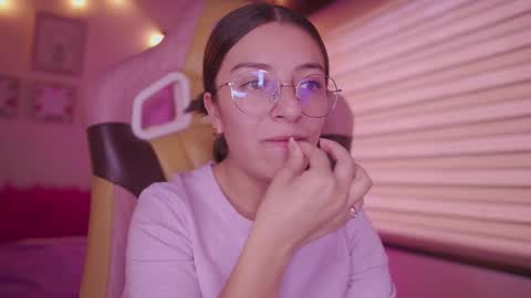 Snapshot of milly_kenner chatting on 3, 2, 2026 MILLY online show from 3, 2, 2026