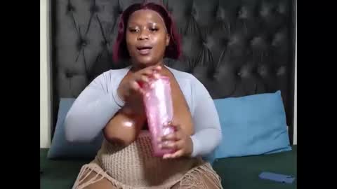 Snapshot of millyqueen56 chatting on 29, 3, 2026 millyqueen56 online show from 29, 3, 2026