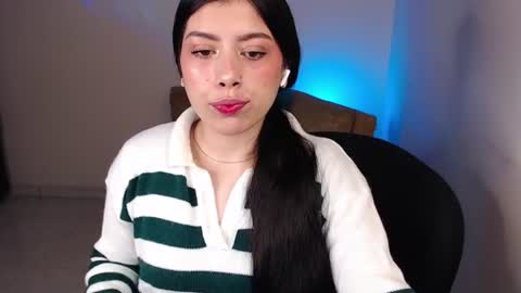 Snapshot of millyx_ chatting on 24, 6, 2026 Emily online show from 24, 6, 2026