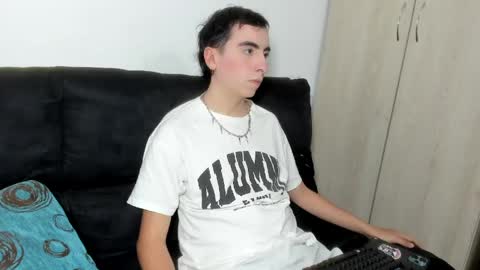 Snapshot of milogm_ chatting on 2, 6, 2026 milogm_ online show from 2, 6, 2026