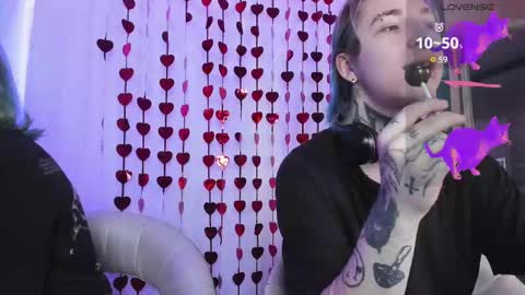 Snapshot of milten_trish chatting on 10, 3, 2025 milten_trish online show from 10, 3, 2025