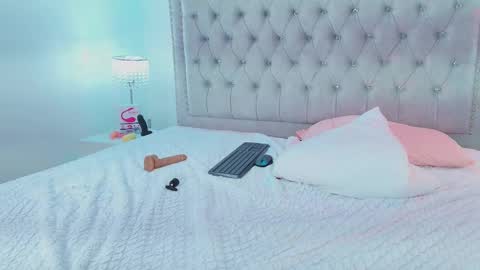 Milu ballmer  online show from 27, 2, 2025