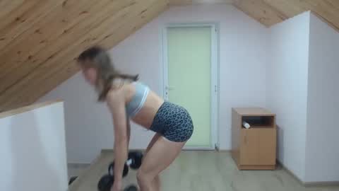Snapshot of milusea chatting on 2, 12, 2024 milusea online show from 2, 12, 2024