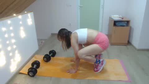 Snapshot of milusea chatting on 17, 12, 2024 milusea online show from 17, 12, 2024