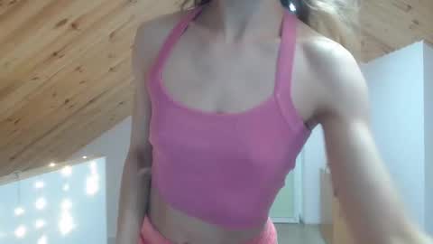 Snapshot of milusea chatting on 3, 1, 2025 milusea online show from 3, 1, 2025