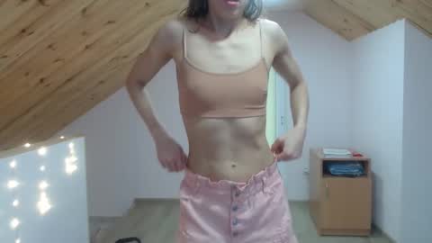 Snapshot of milusea chatting on 1, 2, 2025 milusea online show from 1, 2, 2025